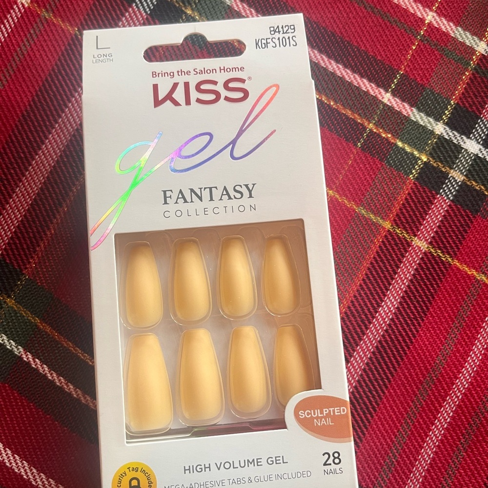 KISS Gel Fantasy Collection - Sculpted Gold Nails